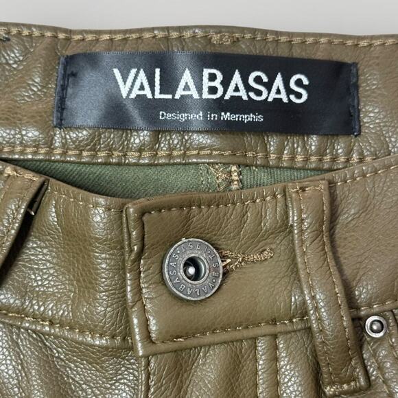 VALABASAS OLIVE LEATHER CARGO PANTS MENS SIZE 28 L35 - Picture 4 of 10